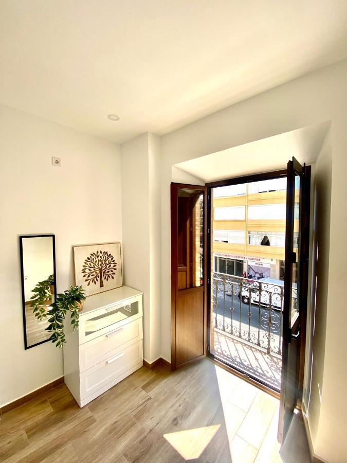 Triana Riverside Guesthouse Seville Exterior photo